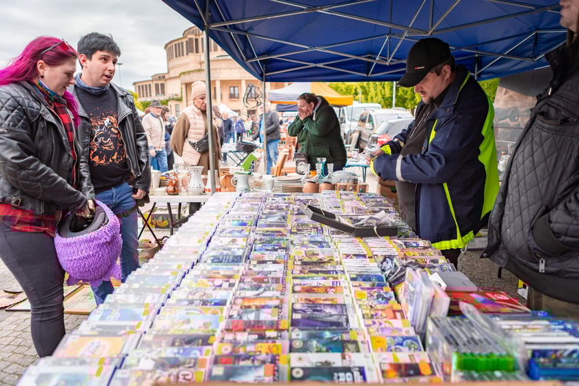 Giełda Staroci pod Iglicą - sobota 10 maja 2025