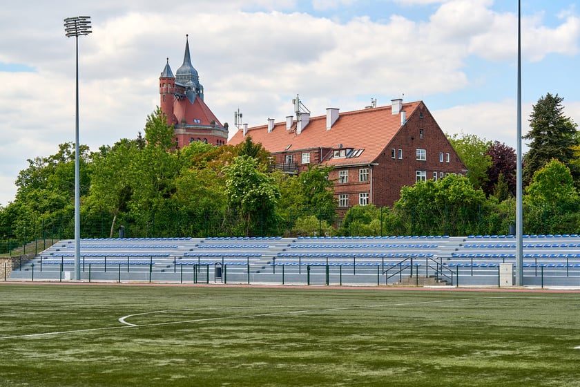 Wyremontowana trybuna na stadionie MCS "Sztabowa". Wrocław, 12.05.2025