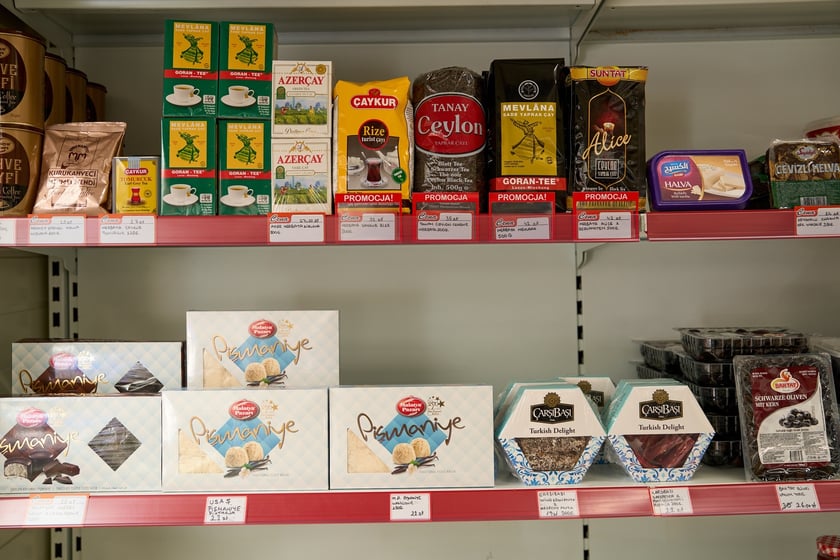 Kupcy i usługodawcy w Pasażu Zielińskiego we Wrocławiu