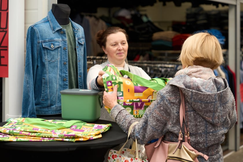 Kupcy i usługodawcy w Pasażu Zielińskiego we Wrocławiu