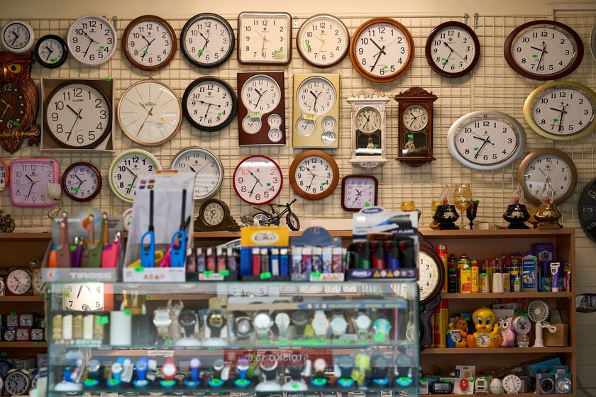 Kupcy i usługodawcy w Pasażu Zielińskiego we Wrocławiu