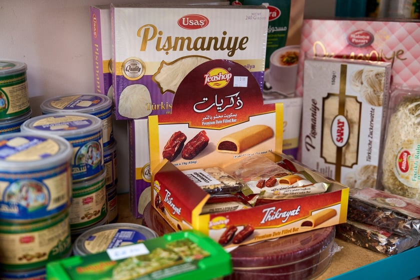 Kupcy i usługodawcy w Pasażu Zielińskiego we Wrocławiu