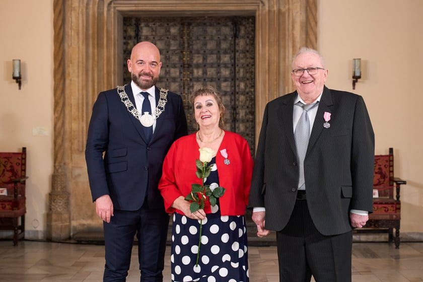 Prezydent odznaczył medalami pary z długoletnim pożyciem