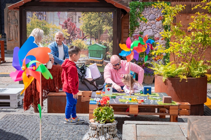 Pierwszy dzień Jarmarku Świętojańskiego na wrocławskim Rynku