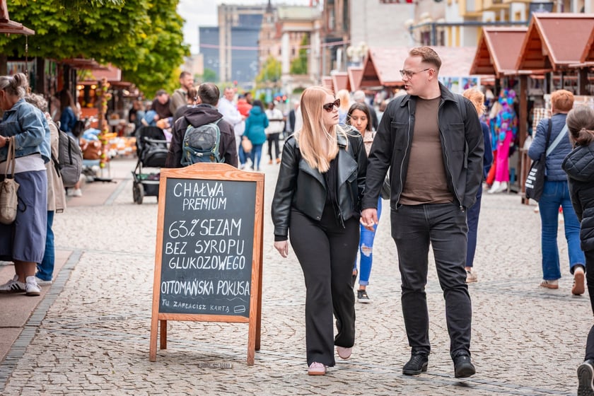 Pierwszy dzień Jarmarku Świętojańskiego na wrocławskim Rynku