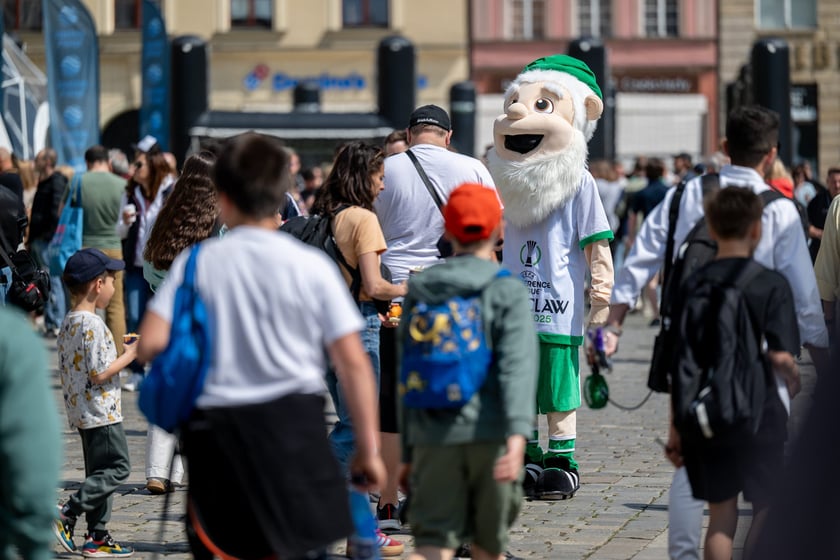Otwarcie ogólnodostępnej strefy kibica Fan Festival w rynku