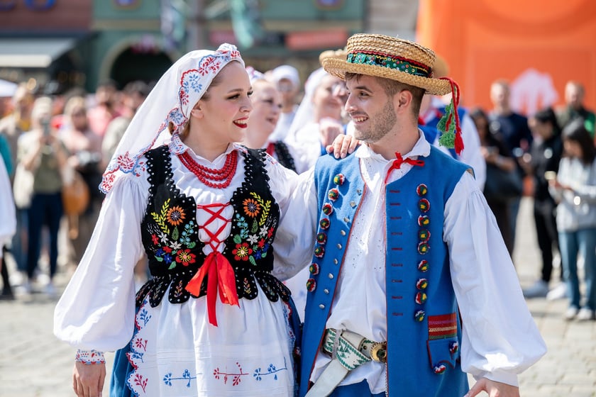 Otwarcie ogólnodostępnej strefy kibica Fan Festival w rynku