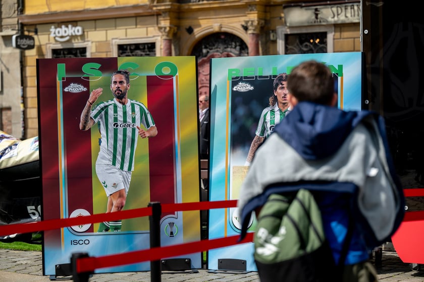 Otwarcie ogólnodostępnej strefy kibica Fan Festival w rynku