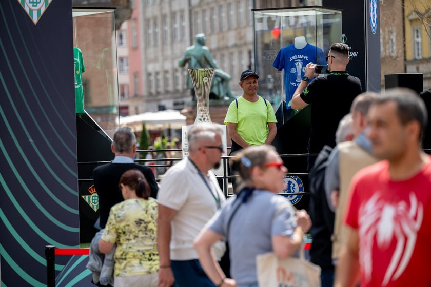 Otwarcie ogólnodostępnej strefy kibica Fan Festival w rynku