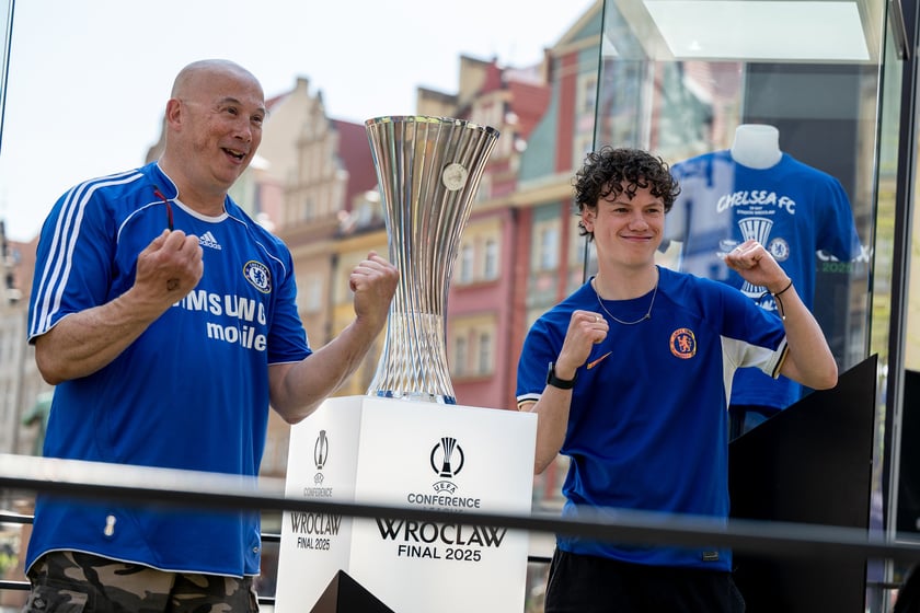 Otwarcie ogólnodostępnej strefy kibica Fan Festival w rynku