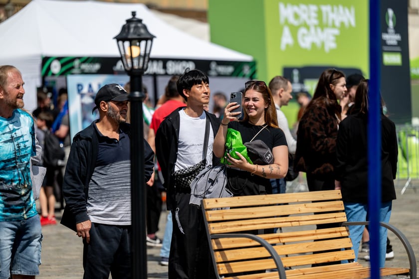 Otwarcie ogólnodostępnej strefy kibica Fan Festival w rynku