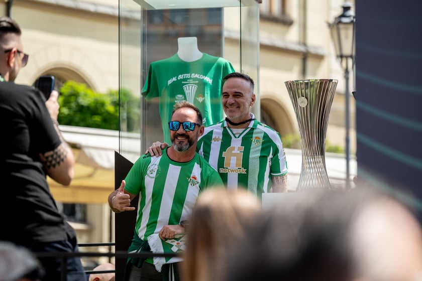 Otwarcie ogólnodostępnej strefy kibica Fan Festival w rynku