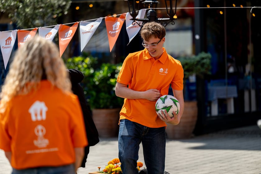 Otwarcie ogólnodostępnej strefy kibica Fan Festival w rynku