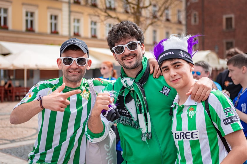 Kibice na wrocławskim Rynku. 28.05.2025