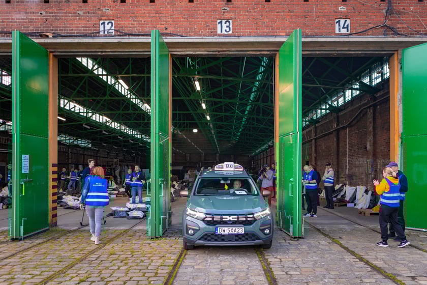 Karty wyborcze wyruszyły do lokali wyborczych na II turę wyborów prezydenckich