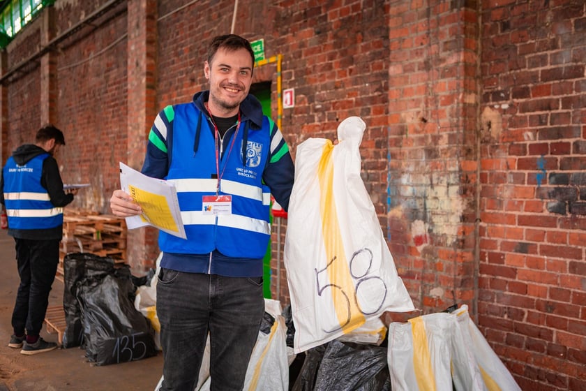 Karty wyborcze wyruszyły do lokali wyborczych na II turę wyborów prezydenckich