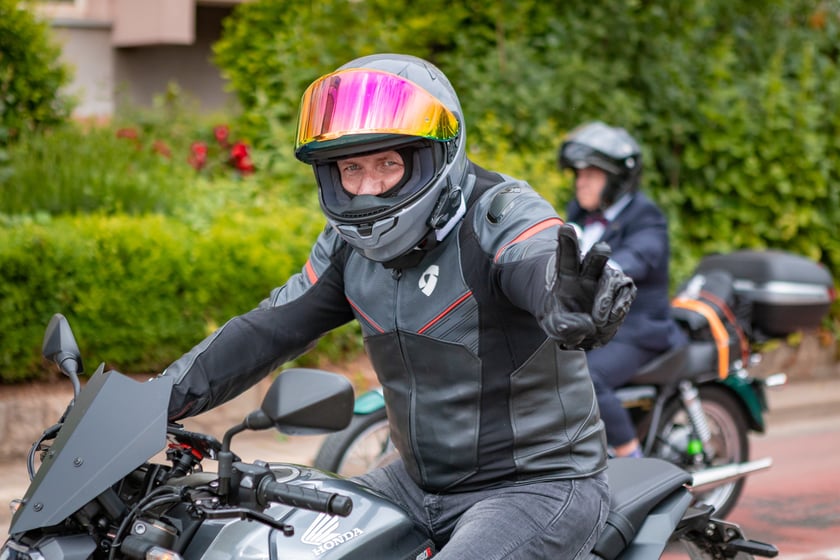 Distinguished Gentleman's Ride - stylowe i klasyczne motocykle przejechały przez Wrocław - 1 czerwca 2025 r.