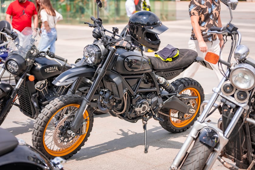 Distinguished Gentleman's Ride - stylowe i klasyczne motocykle przejechały przez Wrocław - 1 czerwca 2025 r.