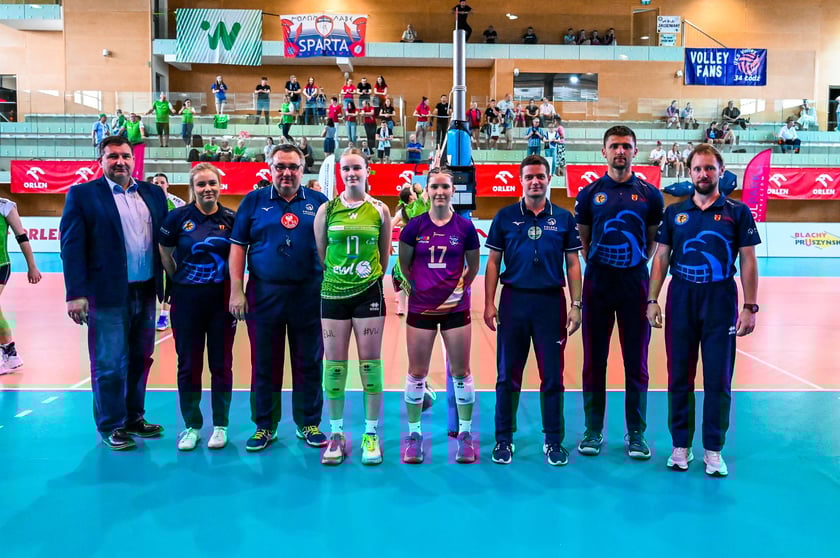 Młodziczki z EWL #Volley Wrocław z SP 97 we Wrocławiu podczas Młodzieżowych Mistrzostw Polski w Kleszczowie