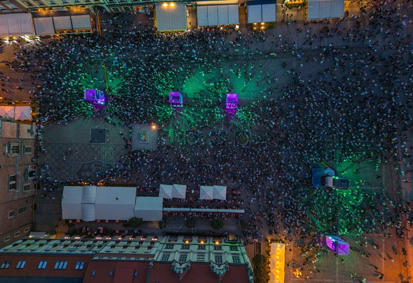 Iluminacje w Rynku na zdjęciach z drona