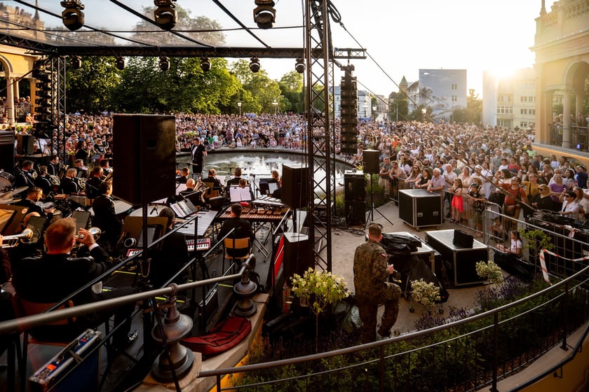 Na Bastionie Sakwowym tłumy meloman&oacute;w. Koncert muzyki filmowej oczarował publiczność