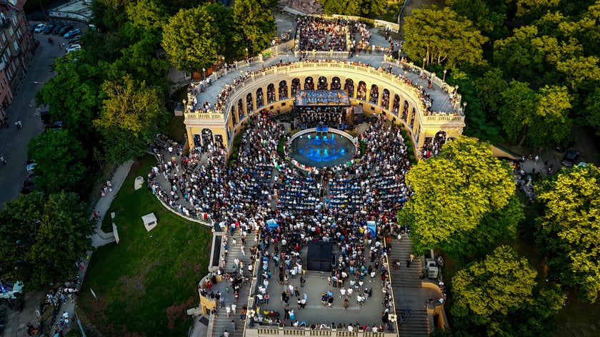 Na Bastionie Sakwowym tłumy meloman&oacute;w. Koncert muzyki filmowej oczarował publiczność