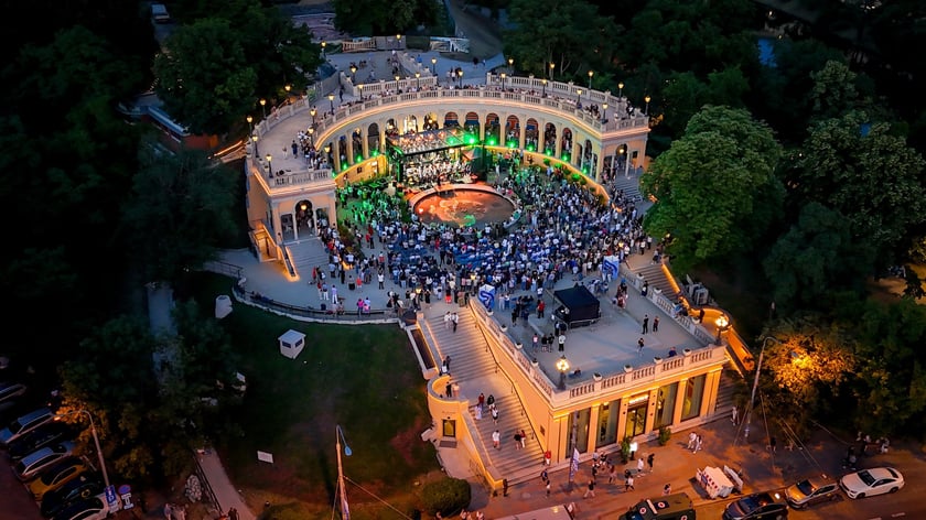 Na Bastionie Sakwowym tłumy meloman&oacute;w. Koncert muzyki filmowej oczarował publiczność
