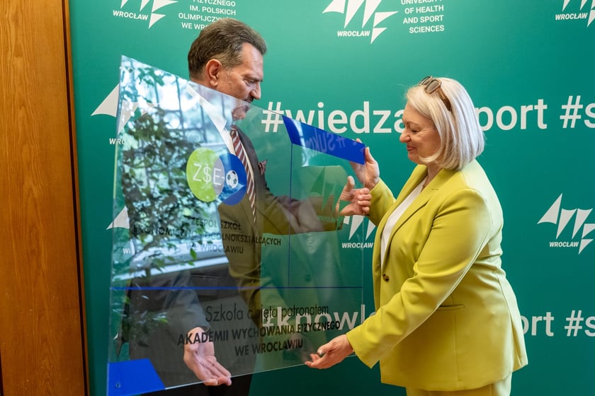 AWF obejmie patronatem Zespół Szkół Ekonomiczno-Ogólnokształcących - podpisanie porozumienia, 23.06.2025