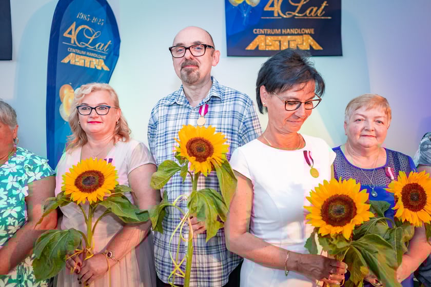 Centrum Handlowe Astra przy Horbaczewskiego świętuje 40-lecie. W niedzielę 22 czerwca 2025 r. uhonorowano pracowników i klientów.