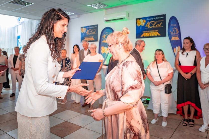 Centrum Handlowe Astra przy Horbaczewskiego świętuje 40-lecie. W niedzielę 22 czerwca 2025 r. uhonorowano pracowników i klientów.