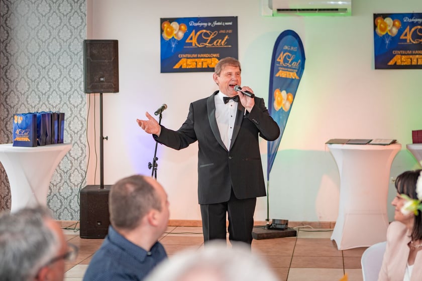 Centrum Handlowe Astra przy Horbaczewskiego świętuje 40-lecie. W niedzielę 22 czerwca 2025 r. uhonorowano pracowników i klientów.