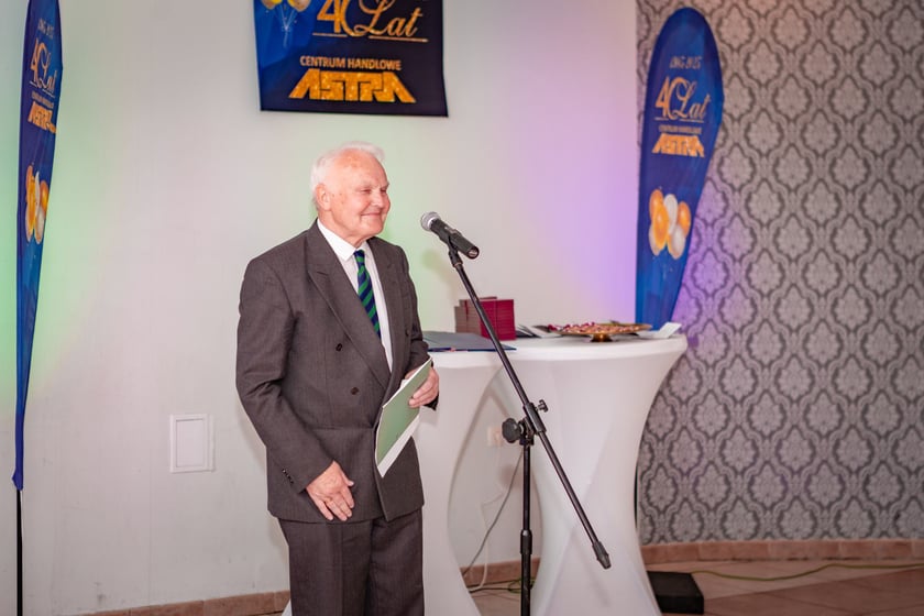 Centrum Handlowe Astra przy Horbaczewskiego świętuje 40-lecie. W niedzielę 22 czerwca 2025 r. uhonorowano pracowników i klientów.