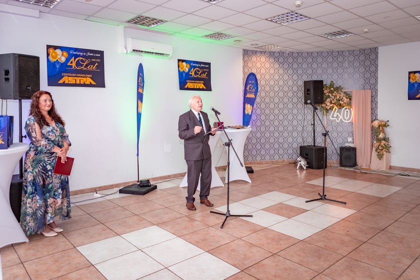 Centrum Handlowe Astra przy Horbaczewskiego świętuje 40-lecie. W niedzielę 22 czerwca 2025 r. uhonorowano pracowników i klientów.