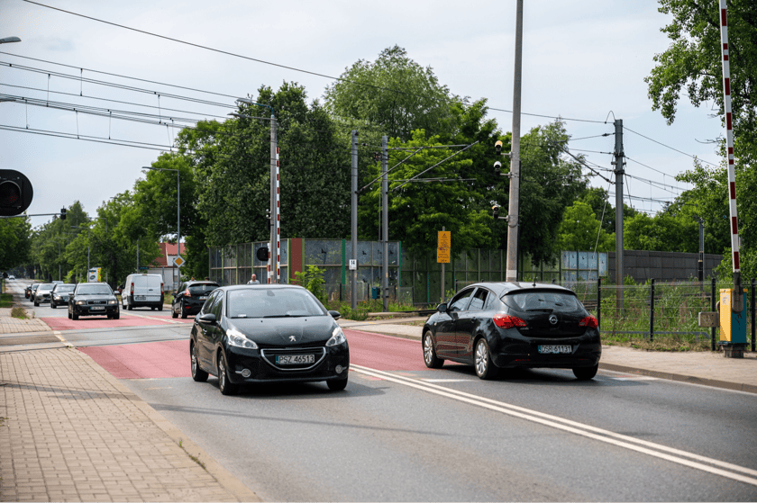 Przejazdy kolejowe we Wrocławiu. Żółte kamery i fotoradary systemu CANARD