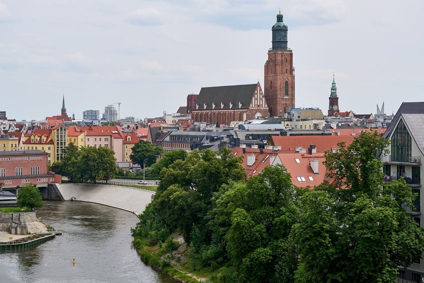 Panorama Wrocławia z Krupa Gallery znajdującej się na 8. piętrze budynku przy Księcia Witolda
