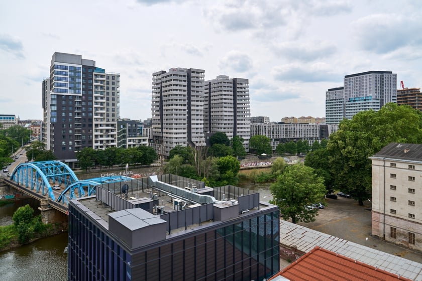 Panorama Wrocławia z Krupa Gallery znajdującej się na 8. piętrze budynku przy Księcia Witolda