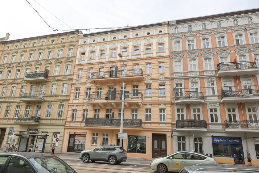 Kamienica Jedności Narodowej 172 po remoncie, lipiec 2025