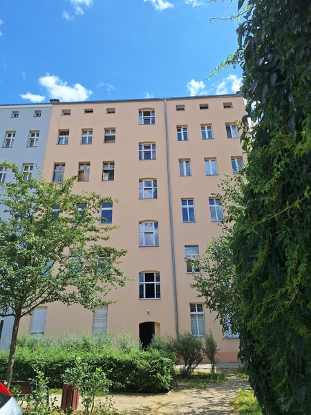 Kamienica Jedności Narodowej 172 po remoncie, lipiec 2025