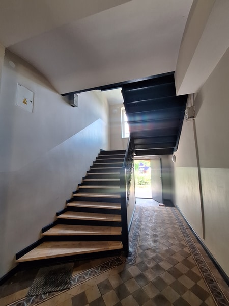 Kamienica Jedności Narodowej 172 po remoncie, lipiec 2025