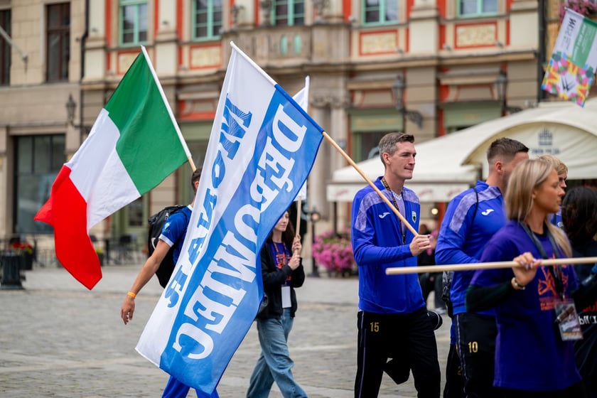 Ruszył XV Wrocław Cup! Kolorowa parada otworzyła Międzynarodowy Turniej w Piłce Ulicznej
