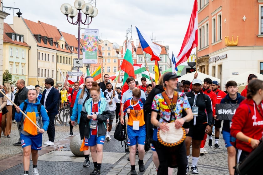 Ruszył XV Wrocław Cup! Kolorowa parada otworzyła Międzynarodowy Turniej w Piłce Ulicznej