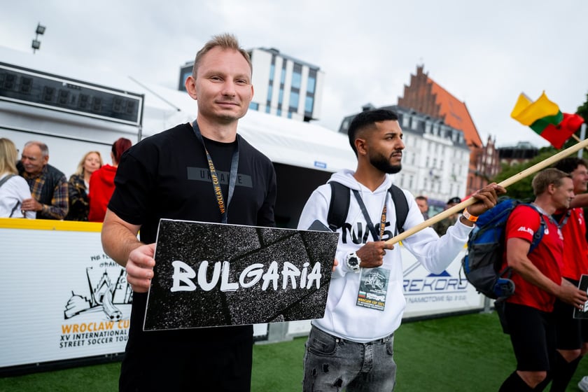 Ruszył XV Wrocław Cup! Kolorowa parada otworzyła Międzynarodowy Turniej w Piłce Ulicznej