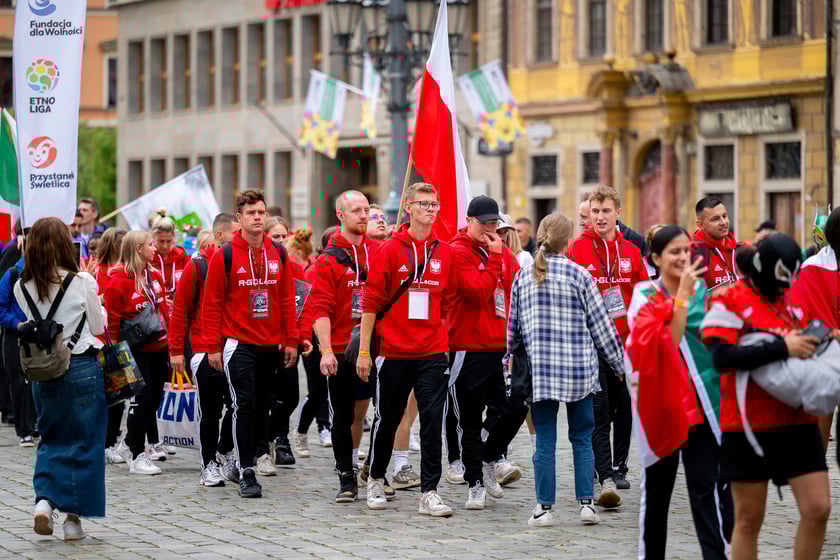 Ruszył XV Wrocław Cup! Kolorowa parada otworzyła Międzynarodowy Turniej w Piłce Ulicznej