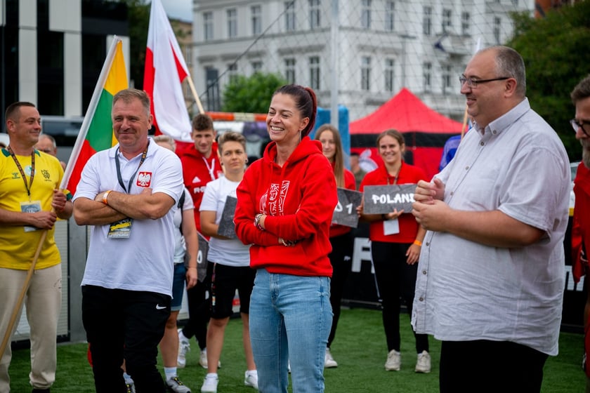 Ruszył XV Wrocław Cup! Kolorowa parada otworzyła Międzynarodowy Turniej w Piłce Ulicznej