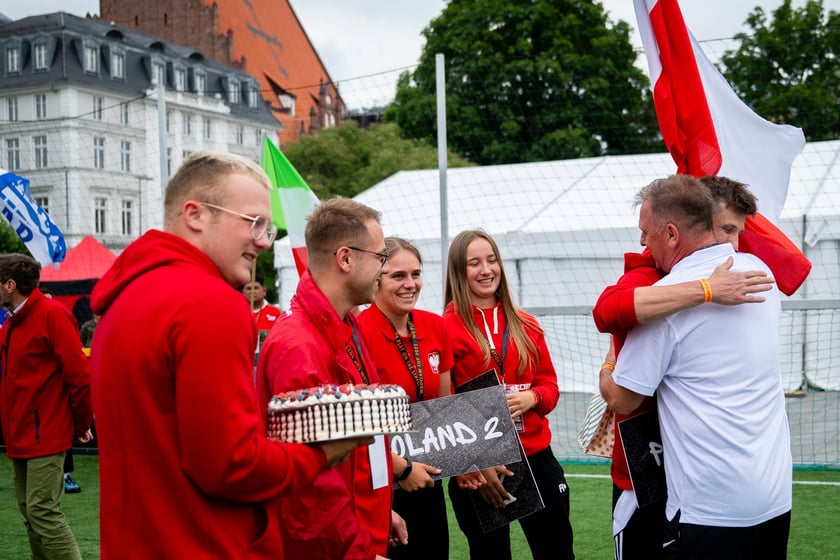 Ruszył XV Wrocław Cup! Kolorowa parada otworzyła Międzynarodowy Turniej w Piłce Ulicznej