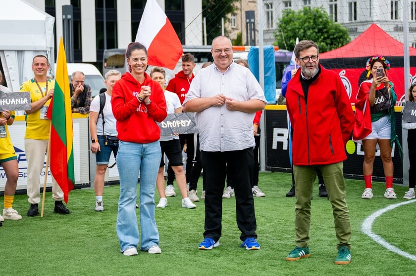 Ruszył XV Wrocław Cup! Kolorowa parada otworzyła Międzynarodowy Turniej w Piłce Ulicznej