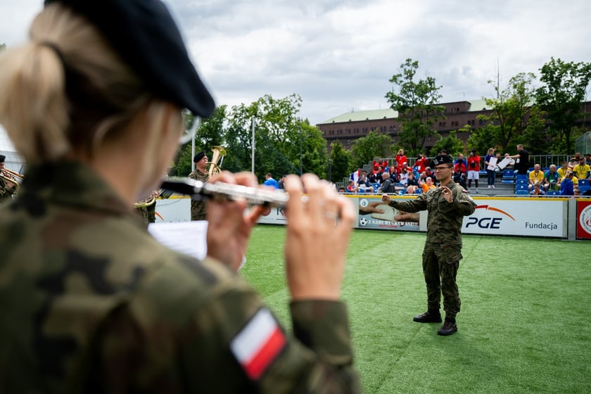 Ruszył XV Wrocław Cup! Kolorowa parada otworzyła Międzynarodowy Turniej w Piłce Ulicznej