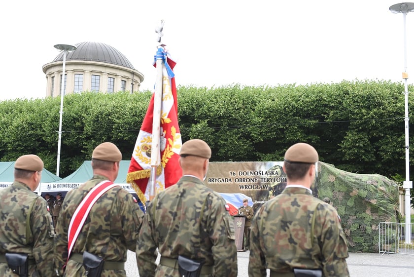Przysięga żołnierzy 16. Dolnośląskiej Brygady Obrony Terytorialnej