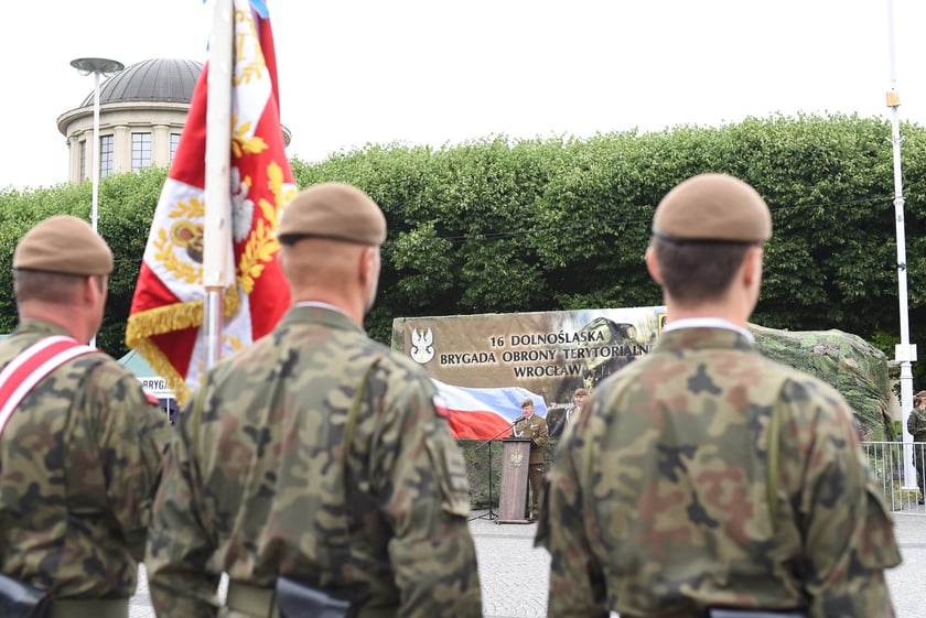 Przysięga żołnierzy 16. Dolnośląskiej Brygady Obrony Terytorialnej
