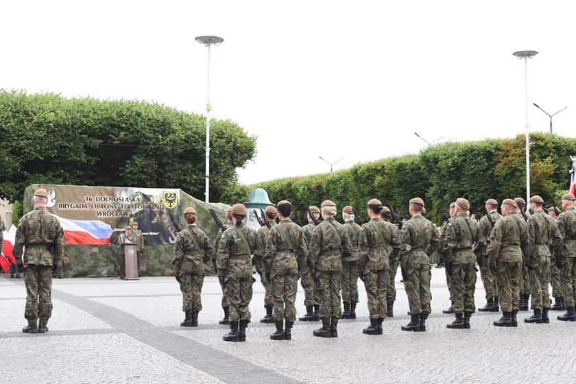 Przysięga żołnierzy 16. Dolnośląskiej Brygady Obrony Terytorialnej